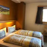 Gaestehaus Am Kurparkweg 3*