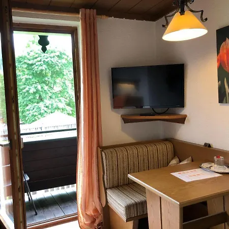 Gaestehaus Am Kurparkweg 2* Reit im Winkl