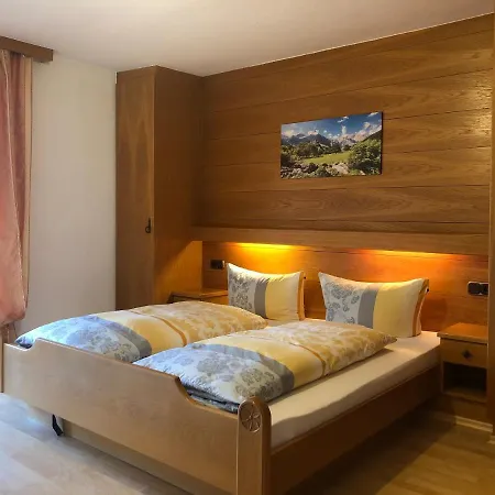 Gaestehaus Am Kurparkweg Maison d'hôtes Reit im Winkl